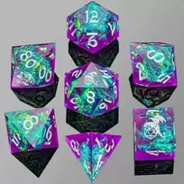 Captured Magic Sharp Edge RPG Resin Dice Set - Violetinė with Žalias