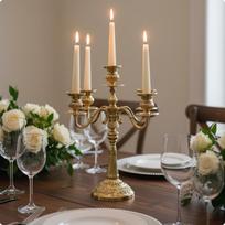 Bronzinis žvakidė Elegantiškas dizainas Europos stiliaus žvakių stovas Puošnus drožinėtas pagrindas Metalinis skirtas Gold Five Head beige