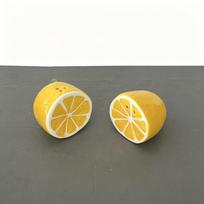 Lemon-Shaped Ceramic Salt & Pepper Shaker Set for Breakfast and Western Cuisine Seasoning Lemon-shaped Salt and Pepper Shaker Set yellow