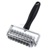 Pastry Lattice Roller Cutter Pizza Dough Docker with PP handle Professional Pizza Roller Pin Wheel Hole Puncher Kitchen Gadget black