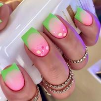 Bean Green Pink Gradient French Wear Nails 24 Pieces Frosted Matte Nails Removable Manicure Pink Green Gradient