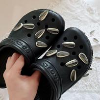 3D saulėgrąžų sėklų, ryžių, spragėsių Crocs pakabukai ir batų gėlių sagtelės gray