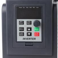 1 fazės 220V įėjimas, 3 fazių 380V išėjimas, 1,5 kW VFD kintamo dažnio keitiklis, greičio reguliatorius