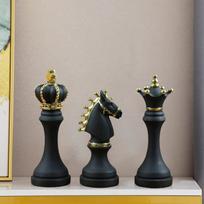 Chess Set Figurines - Trio of Elegant Pieces for Home Decor balta