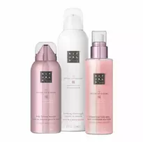 Rituals rinkinys: The Ritual Of Sakura dušo putos, 200 ml + The Ritual Of Sakura blizgus kūno purškiklis, 150 ml + The Ritual Of Sakura kūno losjonas, 150 ml moterims