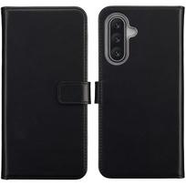 Selencia natūralios odos atverčiamas dėklas, skirtas Samsung Galaxy A18 (4G) / A17 (4G/5G) – Juodas