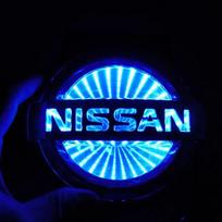 Automobilio priekinis galinis LED emblemos ženkliuko šviesos lipdukas Nissan Qashqai Teana Sentra Sylphy XTrail Patrol Juke Almera Versa priedams 10.6 X 9.0cm mėlyna