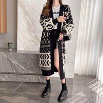 Knitted cardigan women's medium and long lazy style temperament elegant geometric rhombus contrasting color sweater jacket women Average size 53-172 juoda