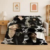Kpop Hyunjin Stray Kids Music Flannel Blanket Soft Warm Throw Blanket for Bedroom Living Room Bed Travel Camping Picnic Gift 75x90cm black