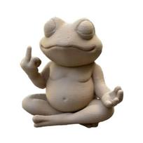 Meditative Frog Figurine Zen Yoga Frog Statue with Middle Finger Gesture Quirky Garden Sculpture for Home Office Desk Decor šviesiai ruda spalva