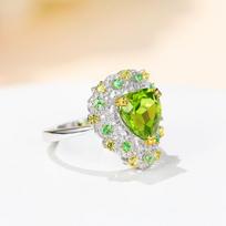 The Same Style As The Movie Star - Luxurious Heart-Shaped Cubic Zirconia Emerald Ring - Fashionable Party Lady Jewelry beige