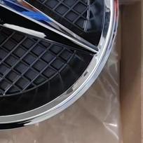 Mercedes Benz radiatoriaus grotelių ženklelis 3D veidrodinis priekinis Mercedes W205 emblema W212 W213 W204 ML W166 CLA C117 A W176 W177 C W204 E GLK C-205 2019-2021 gray