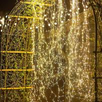 Kalėdinė girlianda - Šiltai balta / 300 LED  lempučių (3 m)