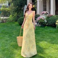 Cream yellow French flying sleeves floral V-neck dress high-end temperament fairy waist A-word long dress female summer XL geltona