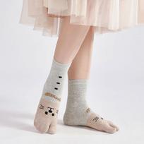 Mielas animacinio katino raštas Dvi pirštų kojinės Unisex Japonijos Kimono Šlepetės Sandalai Su padalintu pirštu Kojinės Moterys Vyrai Tabi Kojinės Harajuku pilka spalva