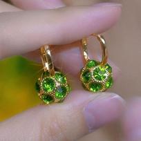 Light Luxury Brown Zircon Ball Ear Cuff Women's Minimalist Versatile Earrings žalia