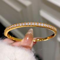 24K Gold-Plated Zircon Round Buckle Bangle - Exquisite, Luxurious & Versatile Women's Jewelry. gray