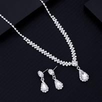 Elegant Bridal Crystal Water Drop Jewelry Set: Necklace & Earrings sidabras
