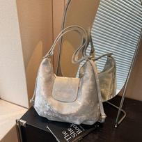 Niche women's bags are cute and versatile single shoulder new bags, new foreign style, fashionable commuting simple backpack. high-quality version gray