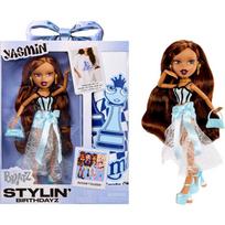 Bratz Stylin' Birthdayz Yasmin Mados Lėlė, Pritaikomas Marškinėlis, Tobula Jums ir Aksesuarai gray