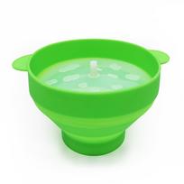 Silicone Popcorn Bowl with Heat Resistant Microwave Oven Compatibility Featuring a Handle and a lid, and Foldable Design žalia