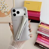 RHODE pilkas lūpų blizgesio organizatorius, telefono dėklas — Silikoninis apsauginis dėklas su įmontuotu lūpų balzamo skyreliu (skirtas iPhone) 17