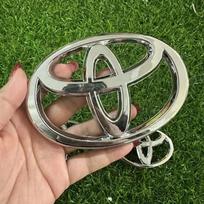 3D ABS Automobilio priekinės grotelės bagažinės logotipo lipdukas Toyota RAV4 Corolla Camry Levin Reiz Yaris Vios Highlander CHR Prius aksesuarui FH1 120mmX80mm sidabras