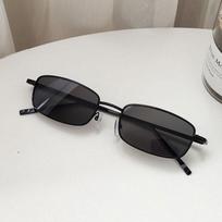 Maži stačiakampiai akiniai nuo saulės Oculos Vyrams Moterims Vintažiniai kvadratiniai vairavimo akiniai nuo saulės Prabangūs akiniai nuo saulės Prekės ženklo Metalinis rėmas Optika gray