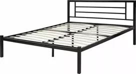 Beliani Metalinė lova CUSSET 140 × 200 cm, juoda