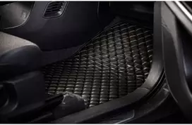 Eko odos kilimėliai QuiltyMats VOLKSWAGEN T5 CARAVELLE 2003-2015m. (I, II ir III eilės ir bag., prailginta 8v.) (Juoda / juodos siūlės)