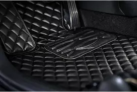 Eko odos kilimėliai QuiltyMats VOLKSWAGEN SHARAN 2010-2023m. (6v., I, II ir III eilės) (Juoda / juodos siūlės)