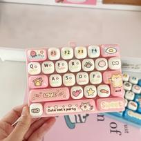 Cute 26 Key Stress Reducing Keyboard Creative Mechanical Healing Tool Popular Pendant Small Gift Accessories white