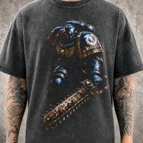 Titus Warhammer 40k Grandininio pjūklo mineraliniu būdu skalbinių grafikos marškinėliai | Sunkus oversized marškinėlis | Vintažinė gatvės apranga 120 gray