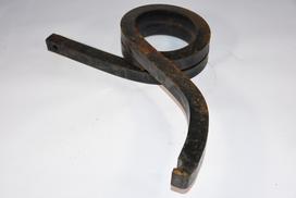 ČYZELIO NAGAS KAIRĖ 35X35X580