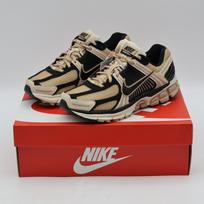 FJ2028-106 Nike  Zoom Vomero 5 Sanddrift (Women's) 6W black