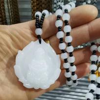 Imitation Jade Lace Guan Yin Buddha Necklace - Versatile Green Jade Sweater Chain for All Seasons brown