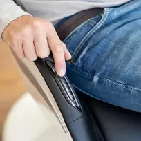 Medisana RS 660 elektrinė masažinė kėdė Juoda, Balta