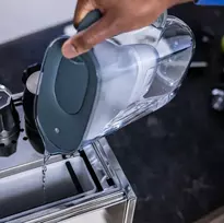 BRITA Style ESSENTIAL XL filtravimo ąsotis, tamsiai mėlynos spalvos + 3 vnt. MX Pro Pure Performance filtrai