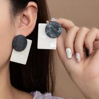 Acrylic Stacked Geometric Earrings Women'S Retro Hong Kong Style Fashion Temperament Earrings Daily Commuter Earrings white