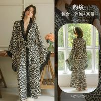 Lazy leopard print satin nightgown lace splicing large sleeve long silky and skin-friendly daily home leisure robe 911 M leopardo rašto spalva