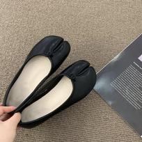 Korėjietiška versija Arklių kanopos PėdosPoros Skeltas pirštas Moteriškos Sekli burna Vienos pėdosPoros Visiškai naujas Vienakojis Kiaulės kanopa Universalus Senelės Plokščia pupelė 39 black