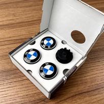 2026 Karštos 4 vnt. 56/68 mm plaukiojantys ratų centriniai dangteliai Emblema Ženklelis BMW 50-mečiui E90 E60 F10 F20 G20 G30 E53 E85 E70 E84 F48 1/3/5 OE8 4pcs 56mm