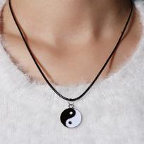 Fashion Charm Lovers Necklace Yin Yang Pendant Necklace Couple Sister Friendship Jewelry Gift AVE brown