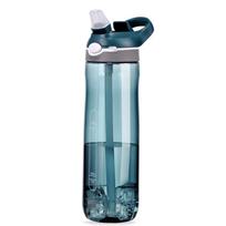750 ml nešiojama sportinė vandens gertuvė su šiaudeliu, skirta stovyklavimui, žygiams, lauko veiklai. Plastikinė, skaidri, be BPA, vyrams. Gėrimo indas žalia