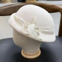 Autumn and winter sophisticated French elegant wool beret for women, high-end silk-linen small basin hat, small brim top hat one size (55-58cm) white