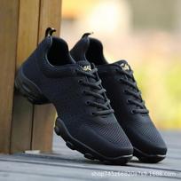 Nauji minkštu padu vyriški sportbačiai, neslystantys bateliai kvadratiniam šokiui, sportiniai bateliai, tinkliniai džiazo bateliai, fitneso komandos pasirodymo bateliai 43 juoda