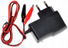 12V motociklo akumuliatoriaus įkroviklis, iki 10 Ah