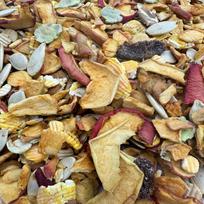 Triušiams, jūrų kiaulytėms, žiurkėnams skirtas vaisių ir daržovių pašaras Champi AUTUMN TREATS, 1 kg