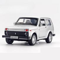 1:32 LADA NIVA Classic Car Alloy Car Model Diecast Metal Toy Vehicles Car Model High Simulation Sound Light Collection Gift sidabras