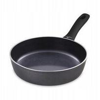 Gerlach Contrast Procoat gili keptuvė su nepridegančia danga, 24 cm